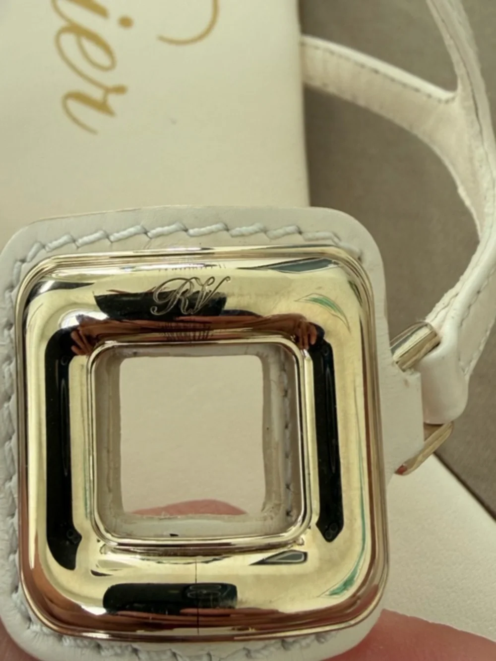 $945 Roger Vivier Viv' By The Sea leather sandals, Gold metal buckle. NEW (read)